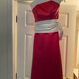 Bill Levkoff Fuschia size 2 dress with white sash